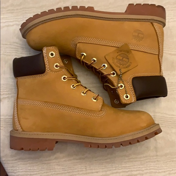 Timberland Wheat (7.5 Women) - Picture 3 of 4